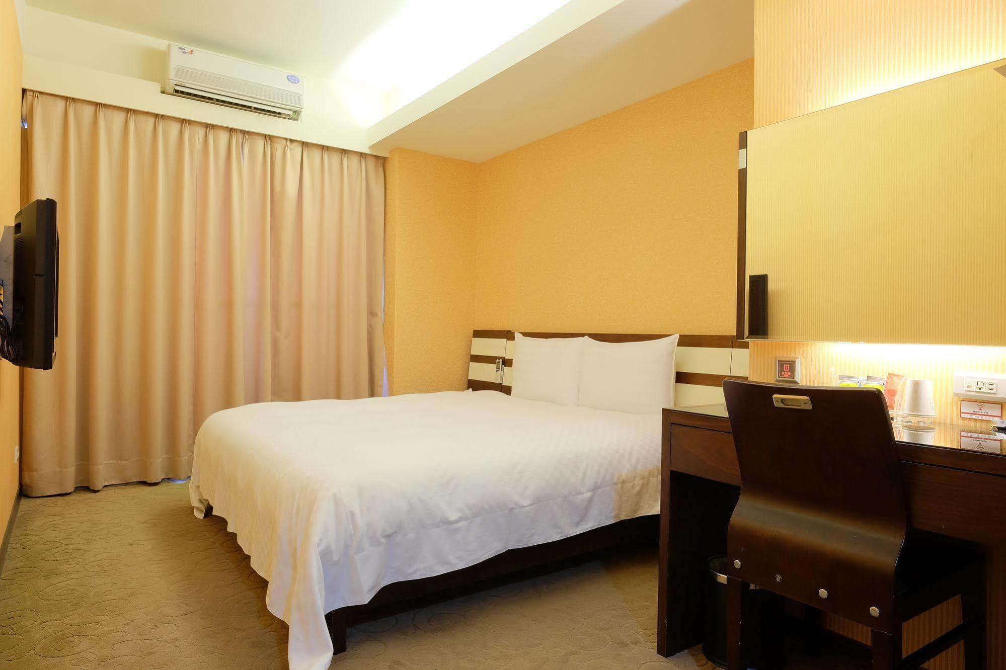 Talmud Hotel Gongyuan Taichung Exterior foto